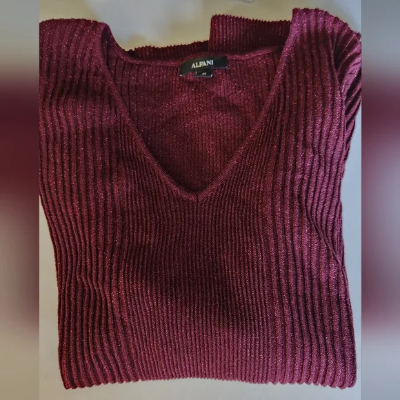 NWT Alfani Plus Women's V-Neck Ribbed Metallic Sweater - Picture 3 of 13